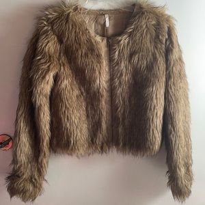 Willow & Clay zip tan/black crop faux fur jacket M